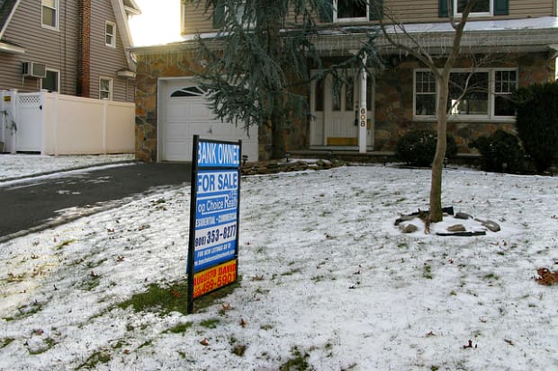 foreclosure-sign