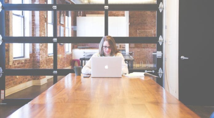 email typing laptop entrepreneurs