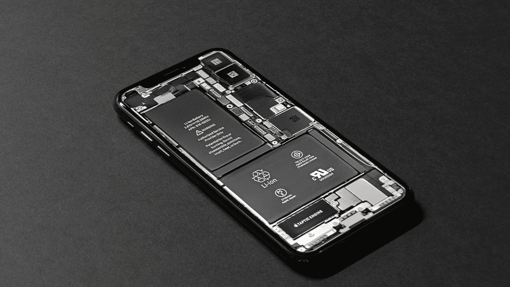 An open smartphone revealing the pieces inside with the right to repair them yourself.