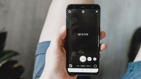 Instagram stories 'tap to type' text overlay on iphone